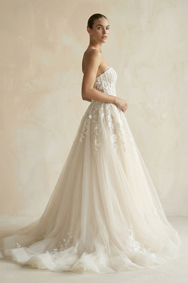 A Line Tulle Sweetheart Wedding Dress With Appliques in White and Nude - KISS BRIDAL Wedding Dresses