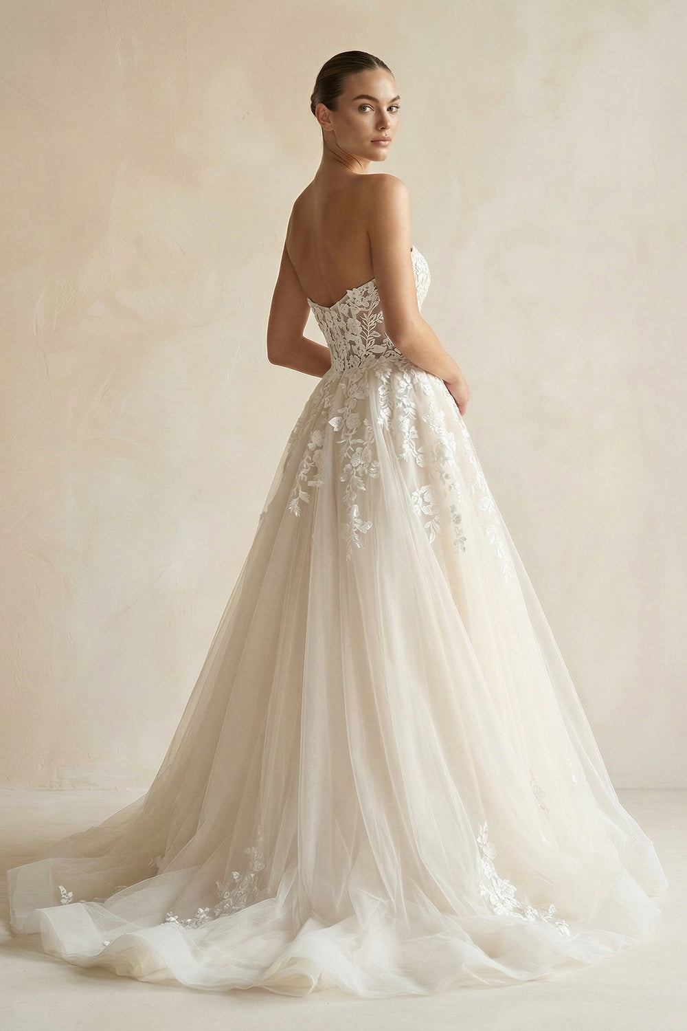 Ball-Gown Tulle Sweetheart Wedding Dress With Appliques