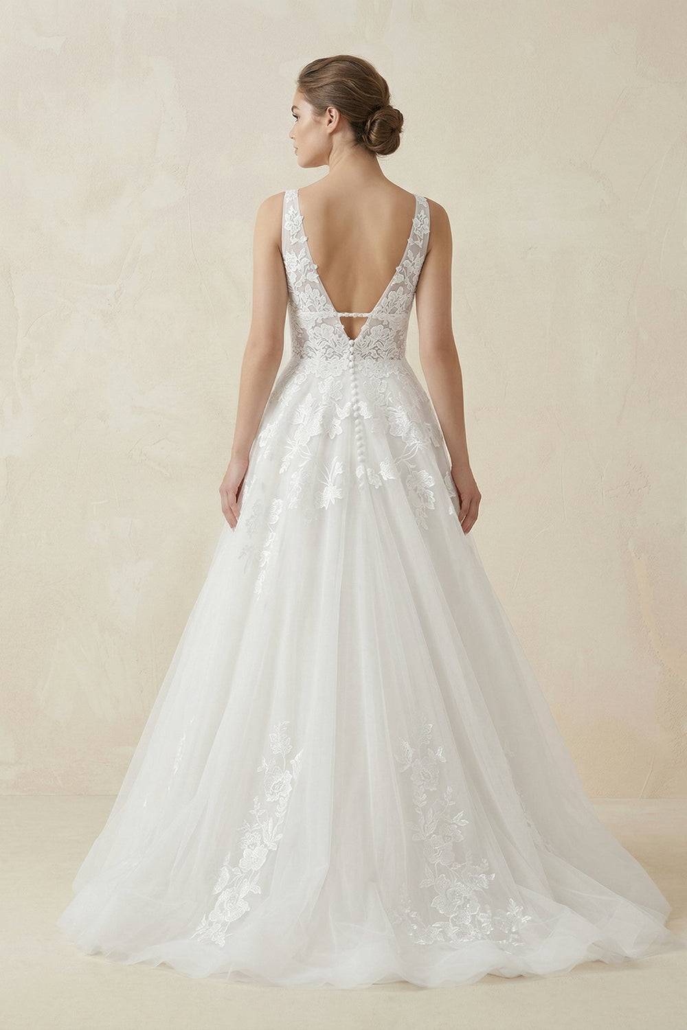 A-Line V Neck Tulle Wedding Dress With Appliques in White