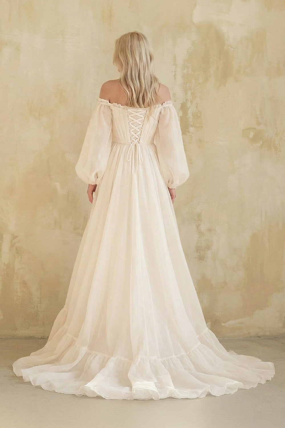 Sweetheart Long Sleeves Tulle Wedding Dress in Ivory