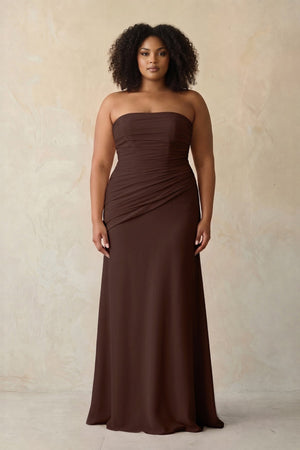 Espresso Sheath Chiffon Strapless Pleated Bridesmaid Dress | KISSBRIDAL[sizeplus]