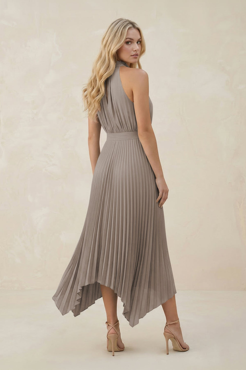 Halter Neck Pleated A-Line Chiffon Bridesmaid Dress in Frost