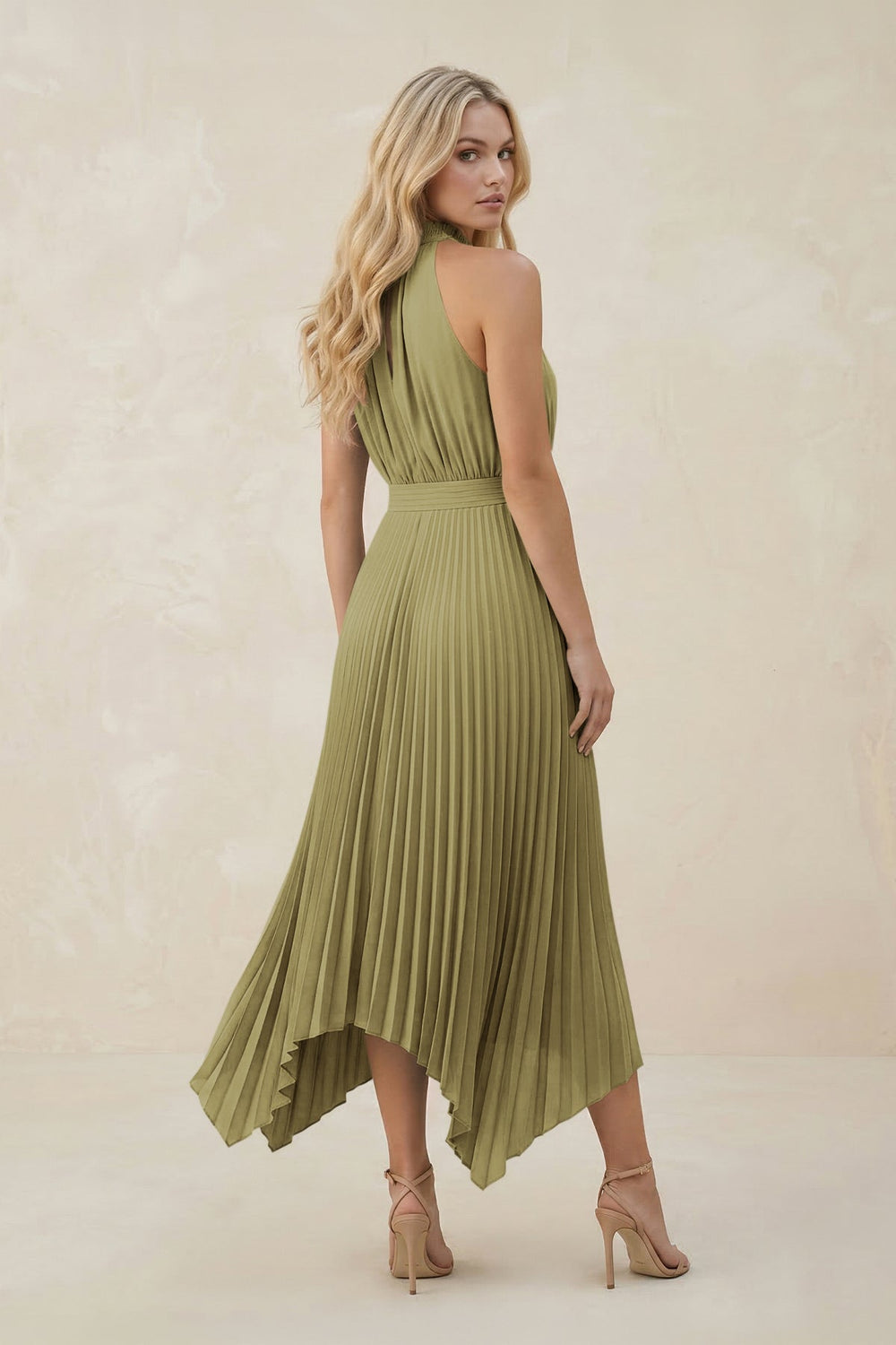 Halter Neck Pleated A-Line Chiffon Bridesmaid Dress in Moss Green