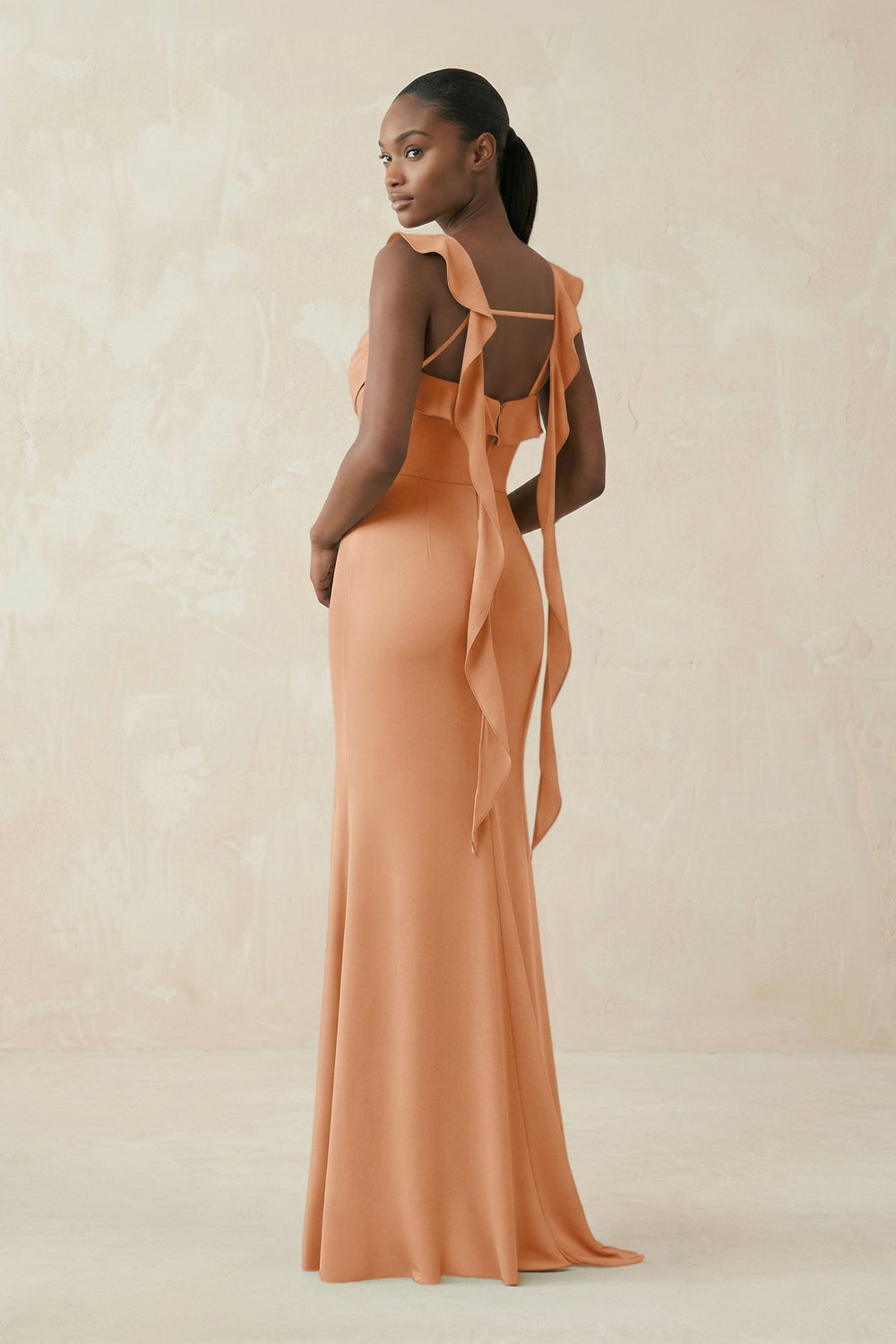 Ruffled Sleeve Sheath Satin Bridesmaid Dress in Golden Champagne