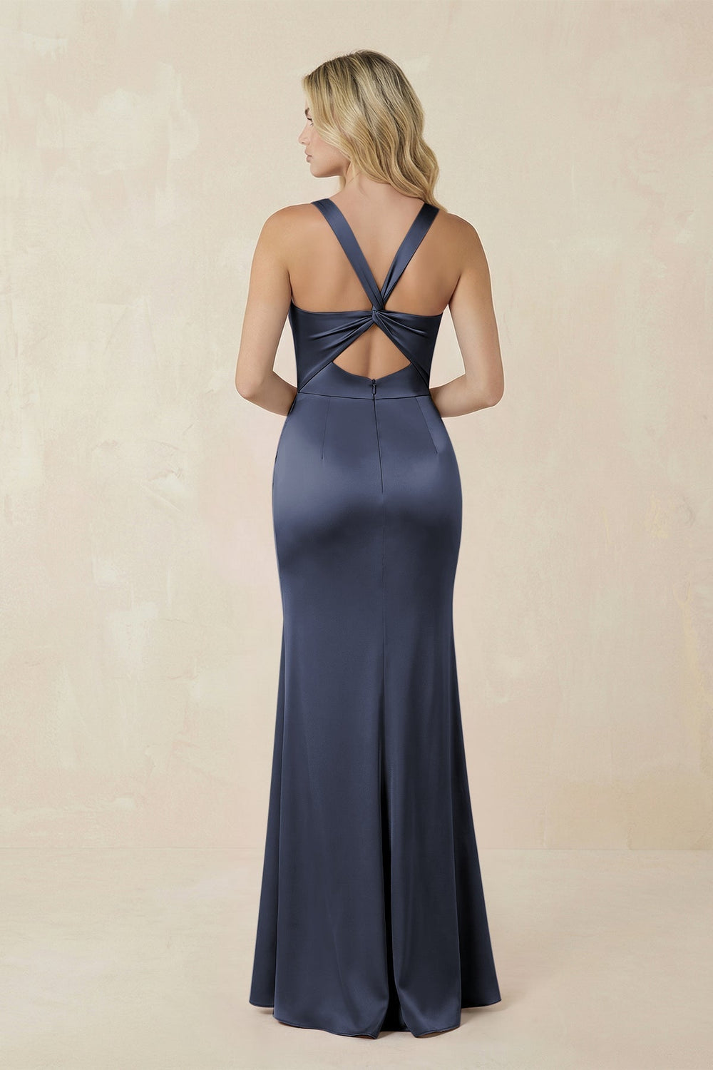 Sheath Square Neck Ruched Satin Bridesmaid Dress in Dark Navy