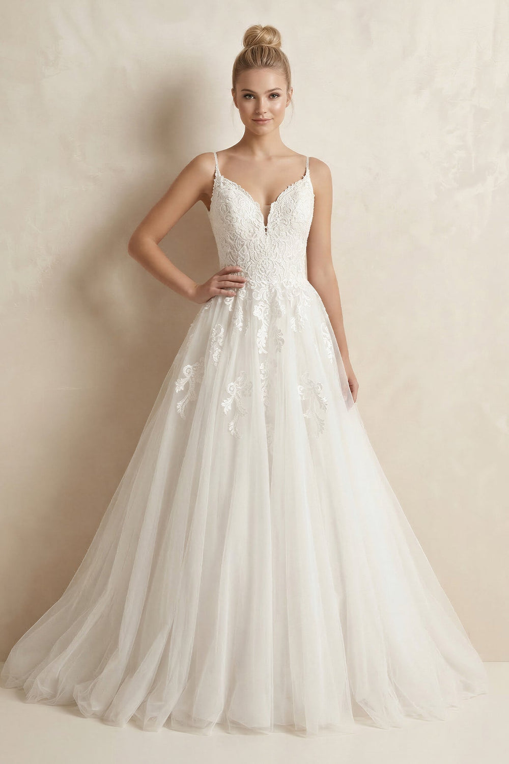 Spaghetti Strap Ball Gown Tulle Appliqued Wedding Dress in Ivory