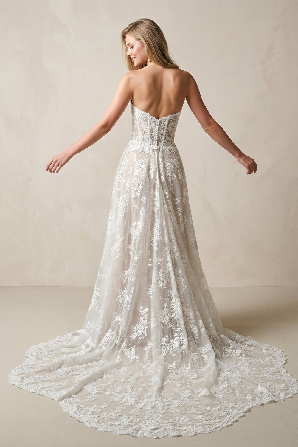 Sweetheart A-Line Lace Corset Appliqued Wedding Dress With Detachable Sleeves in Ivory