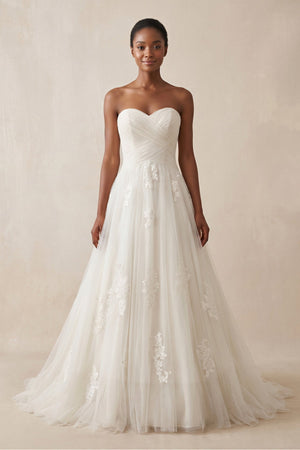 Sweetheart A - Line Tulle Corset Wedding Dress With Appliques in Ivory - KISS BRIDAL Wedding Dresses