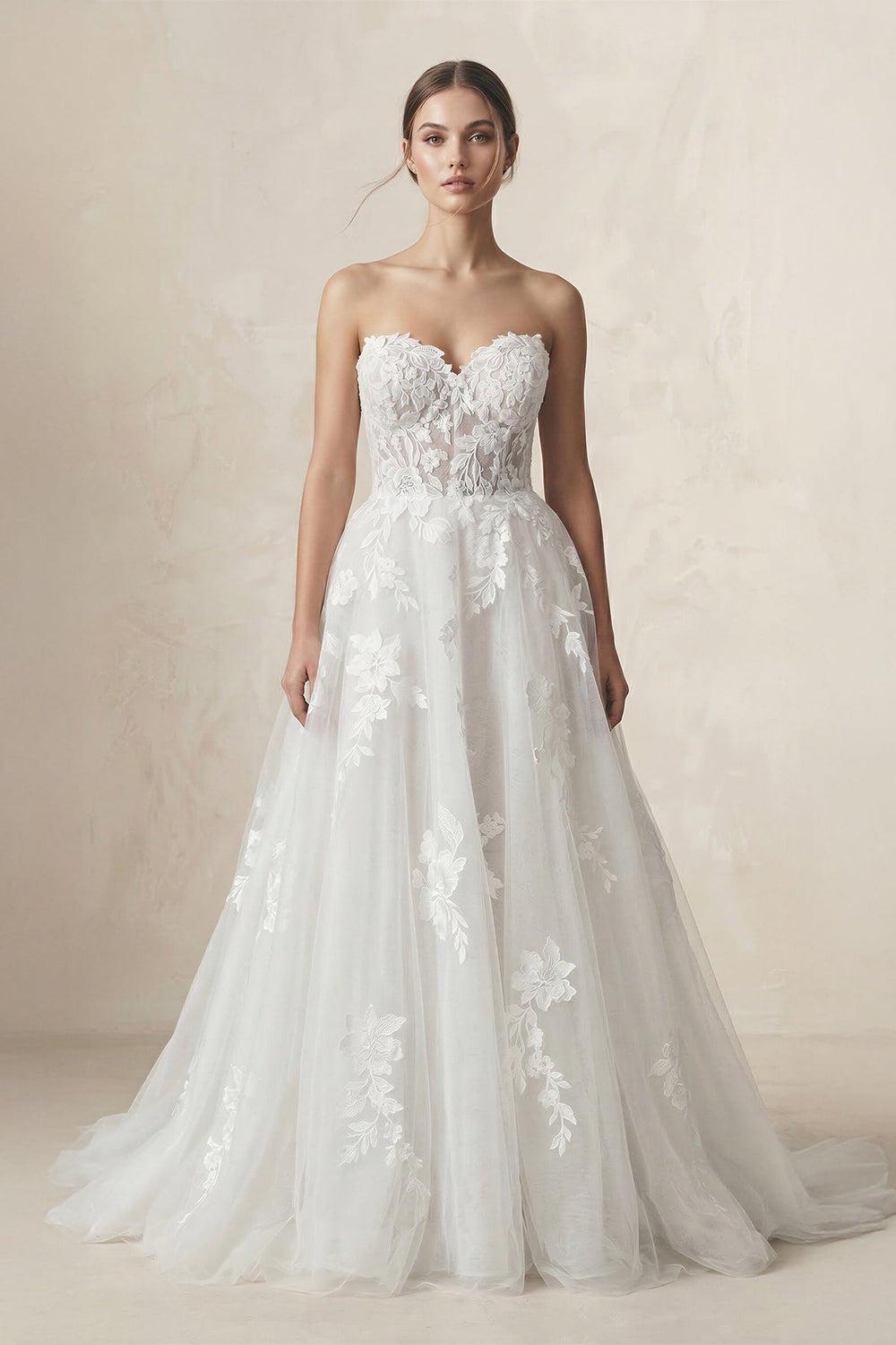 Sweetheart Appliqued A-Line Tulle Wedding Dress in Ivory