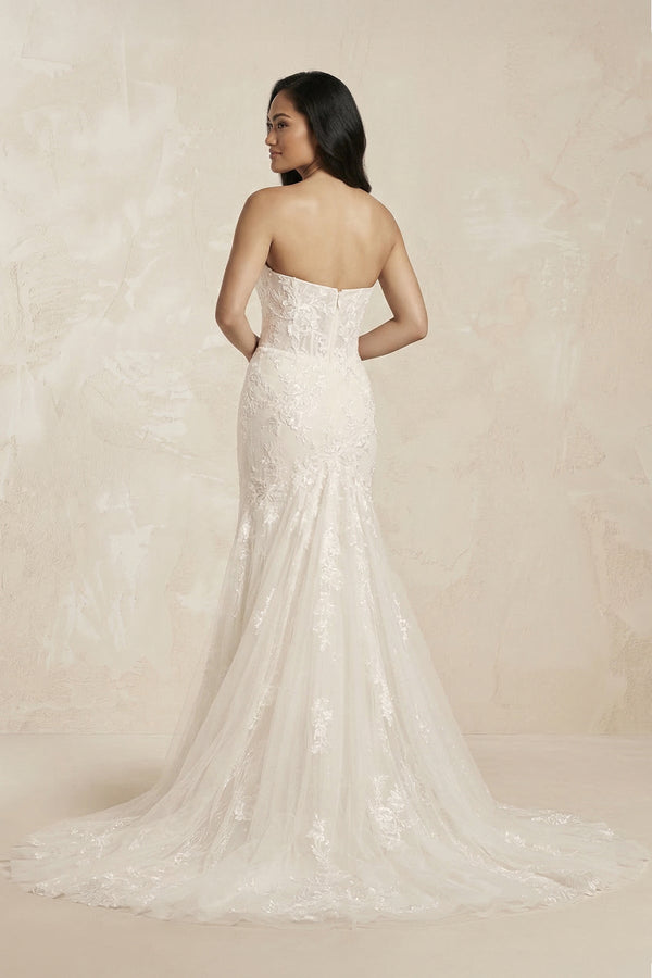 Sweetheart Mermaid Appliqued Tulle Wedding Dress in Ivory - KISS BRIDAL Wedding Dresses