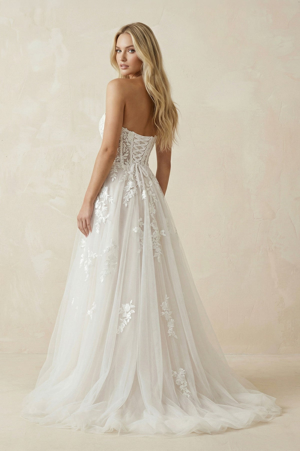 Sweetheart Tulle A-Line Appliqued Wedding Dress in Ivory