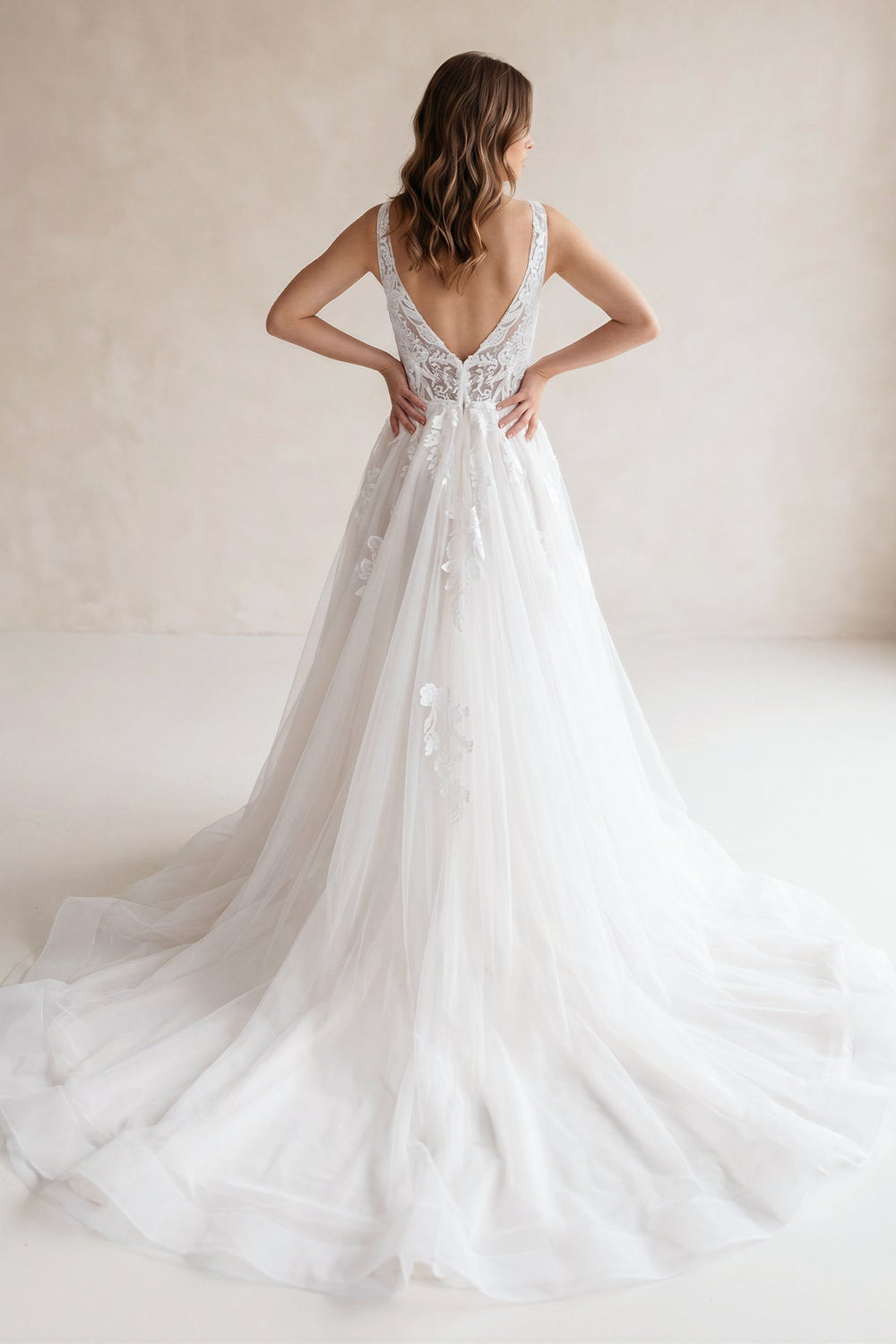 V Neck Tulle A-Line Appliqued Wedding Dress in White